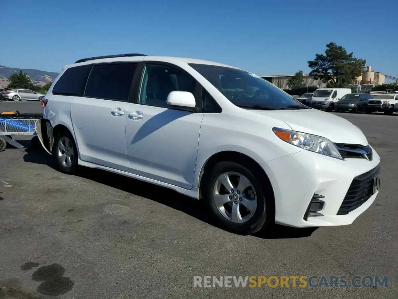 4 Photograph of a damaged car 5TDKZ3DC2LS021695 TOYOTA All Models 2020