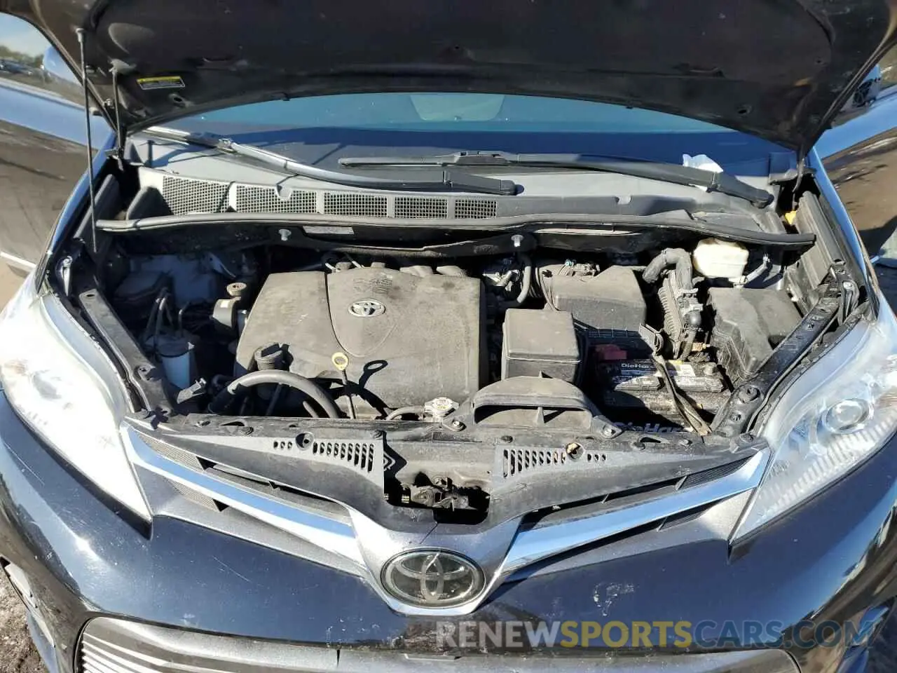 14 Photograph of a damaged car 5TDYZ3DC1LS053676 TOYOTA All Models 2020
