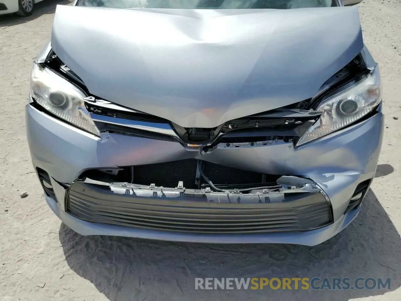 13 Photograph of a damaged car 5TDYZ3DC1LS074169 TOYOTA All Models 2020