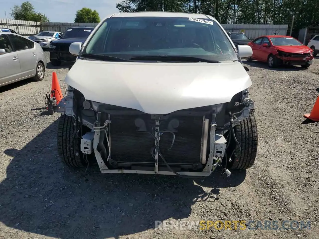 5 Photograph of a damaged car 5TDYZ3DC5LS077219 TOYOTA All Models 2020