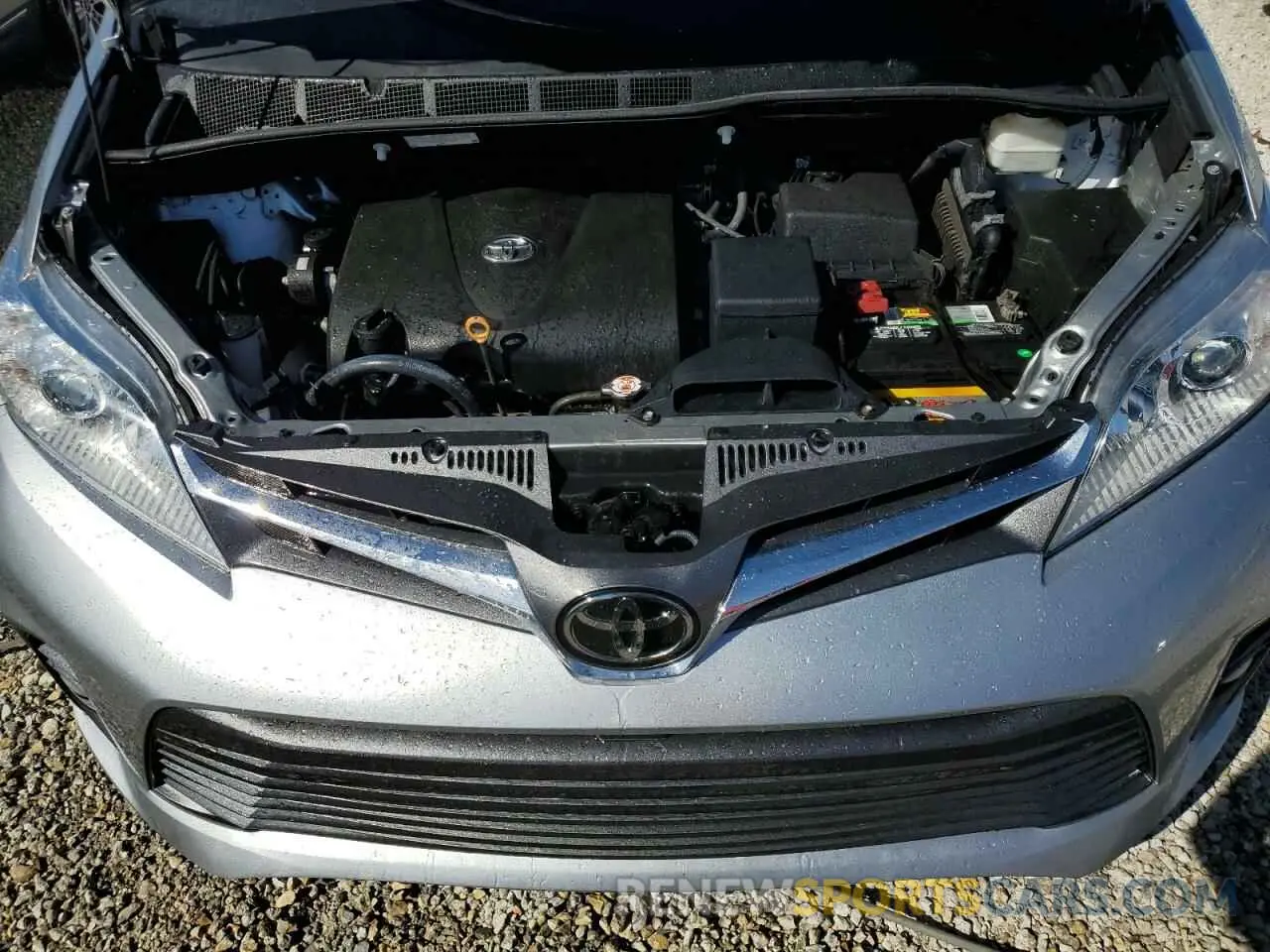 12 Photograph of a damaged car 5TDYZ3DC6LS024786 TOYOTA All Models 2020
