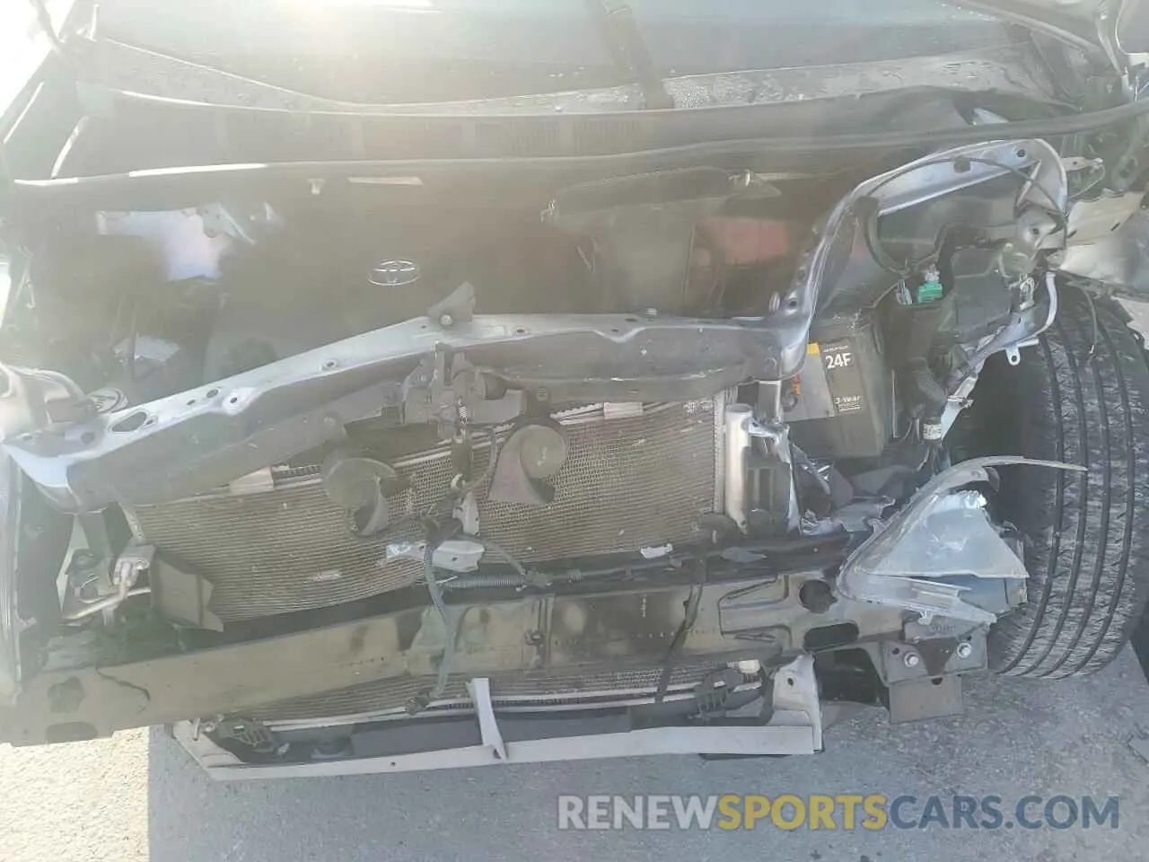 12 Photograph of a damaged car 5TDYZ3DC8LS057076 TOYOTA All Models 2020