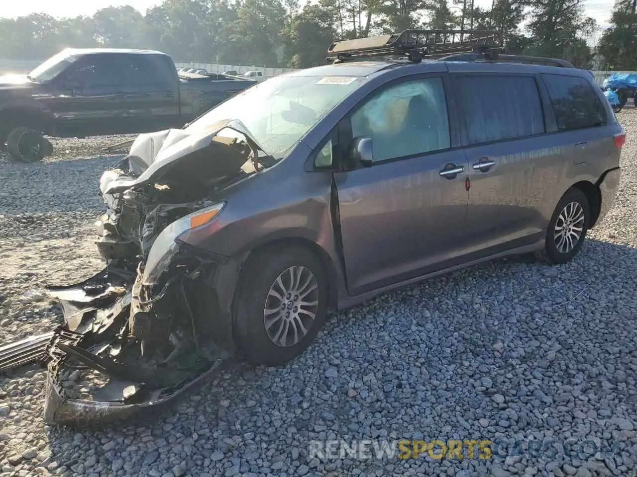 1 Photograph of a damaged car 5TDYZ3DC9LS035121 TOYOTA All Models 2020