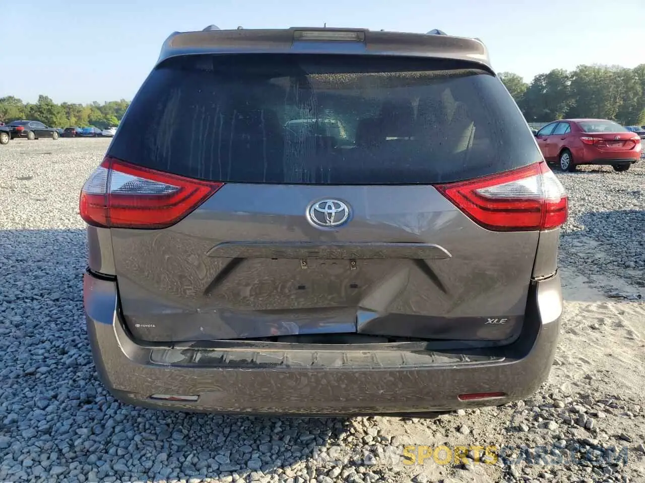 6 Photograph of a damaged car 5TDYZ3DC9LS035121 TOYOTA All Models 2020
