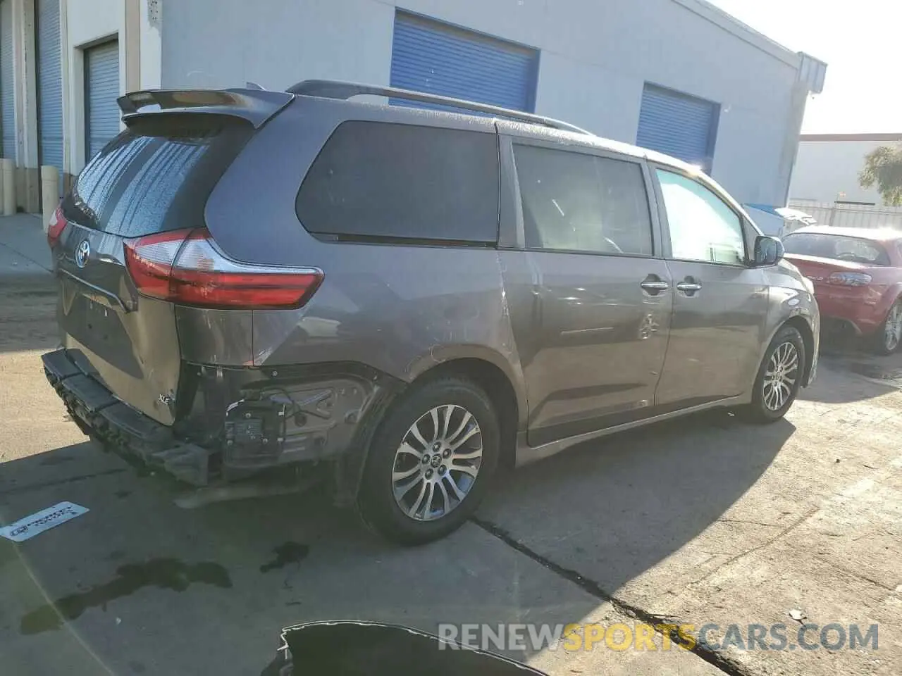 3 Photograph of a damaged car 5TDYZ3DC9LS086005 TOYOTA All Models 2020