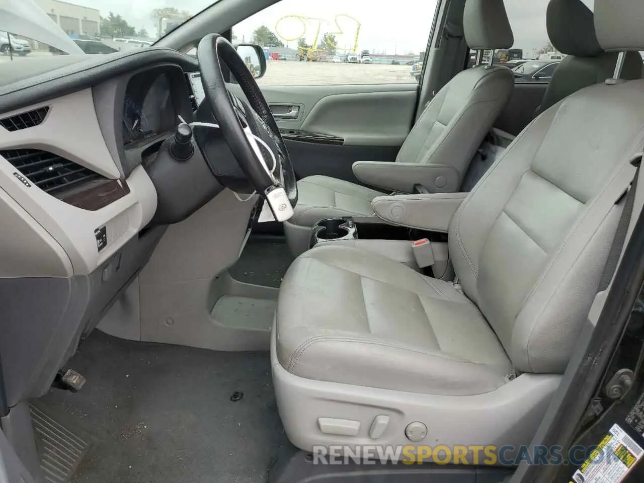 7 Photograph of a damaged car 5TDYZ3DCXLS038450 TOYOTA All Models 2020
