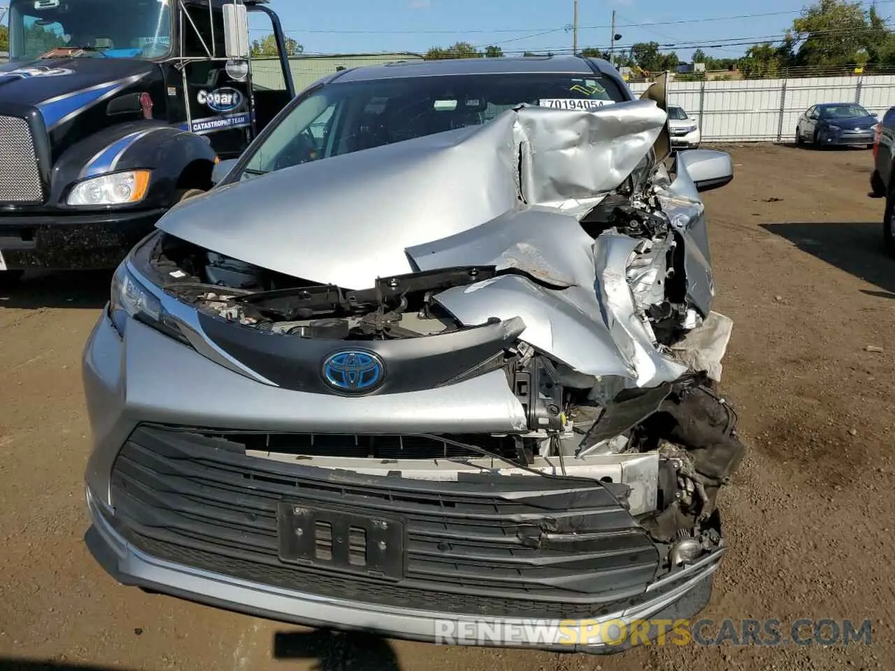 5 Photograph of a damaged car 5TDYRKECXMS029046 TOYOTA All Models 2021
