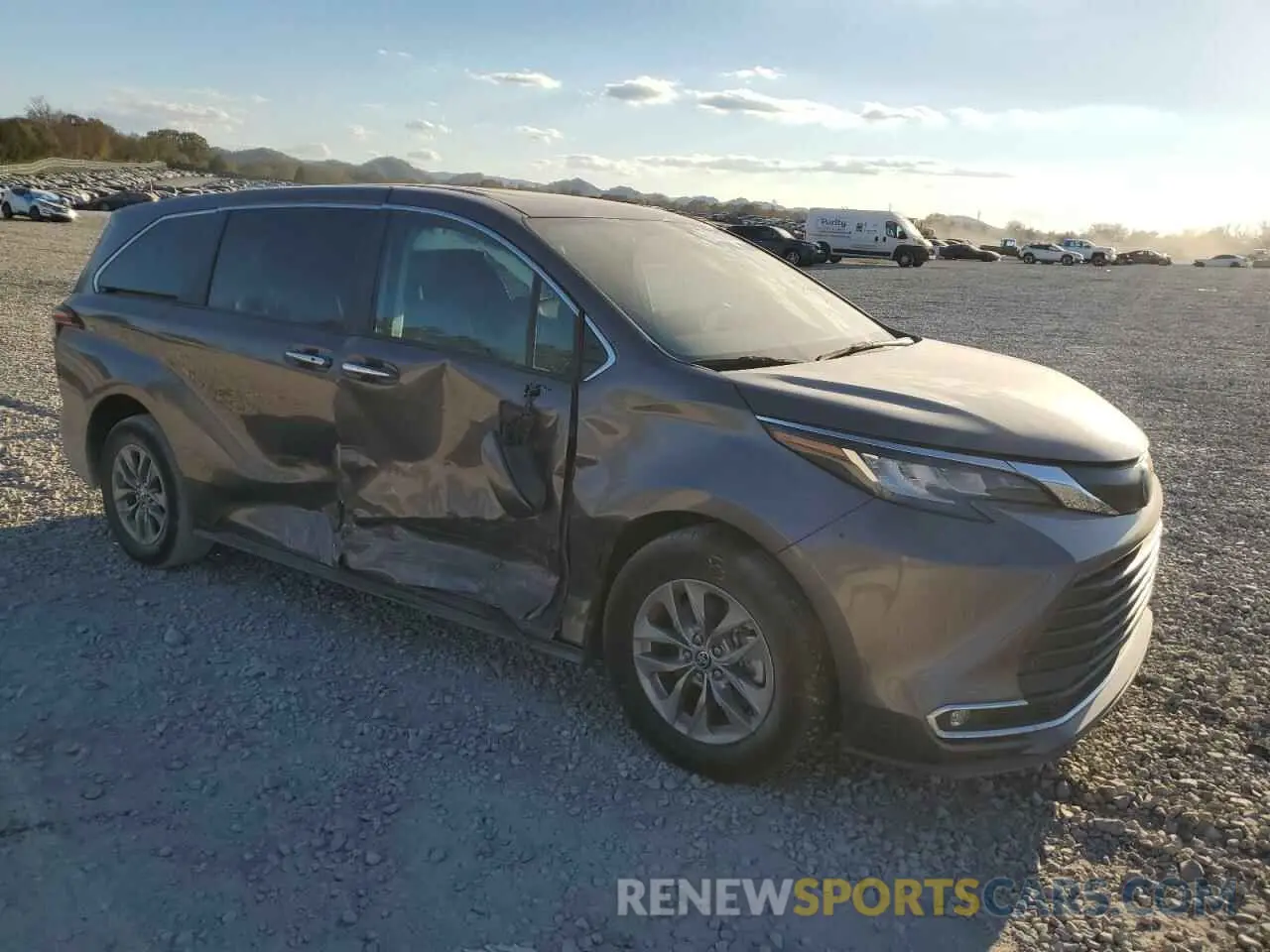 4 Photograph of a damaged car 5TDYRKECXNS121596 TOYOTA All Models 2022
