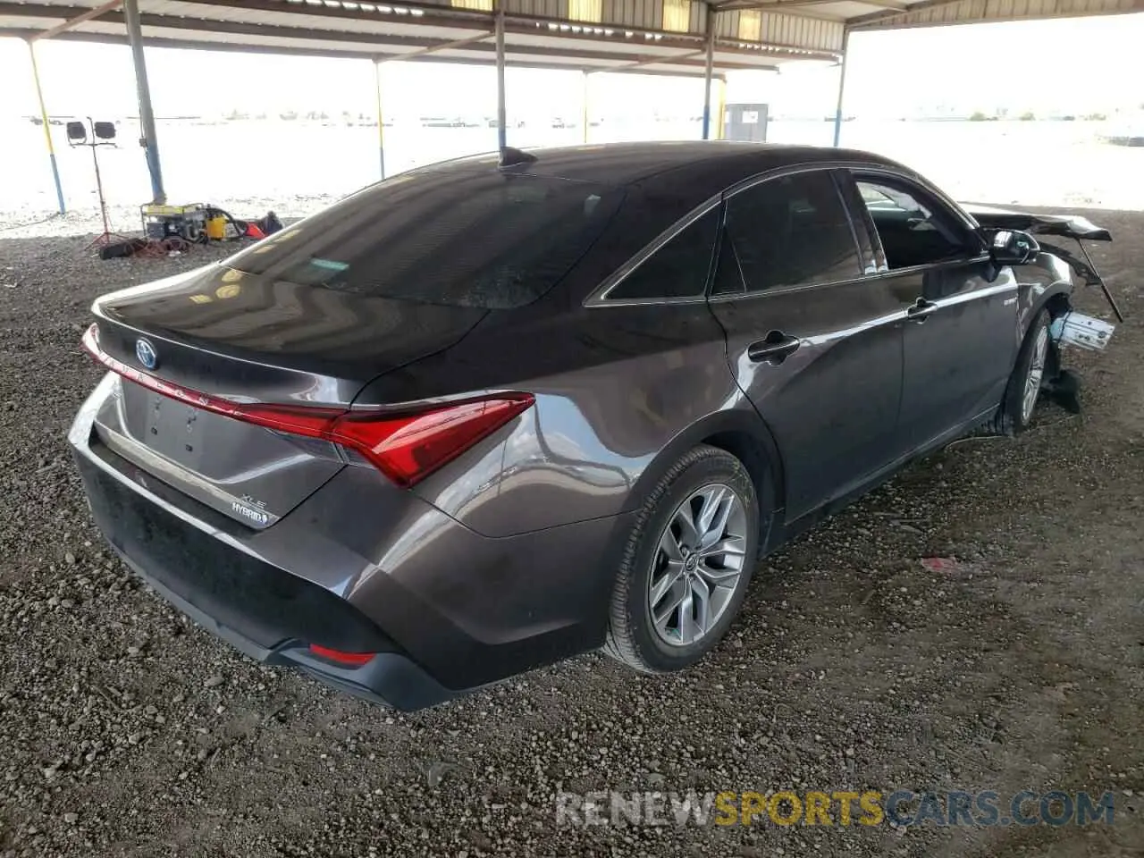 4 Photograph of a damaged car 4T1B21FB0KU007099 TOYOTA AVALON 2019