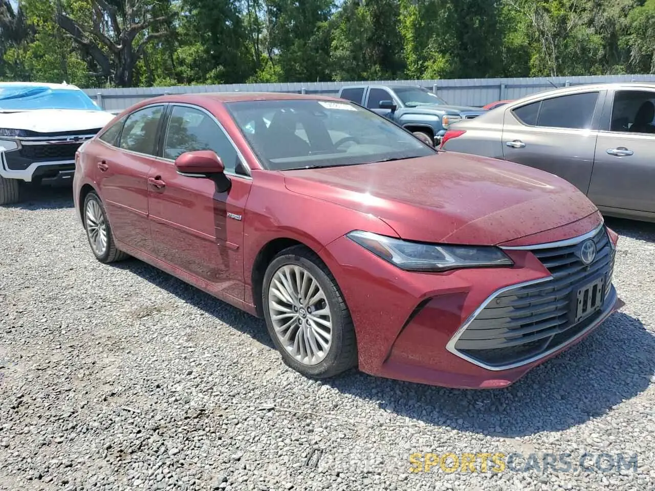 4 Photograph of a damaged car 4T1B21FB1KU004700 TOYOTA AVALON 2019