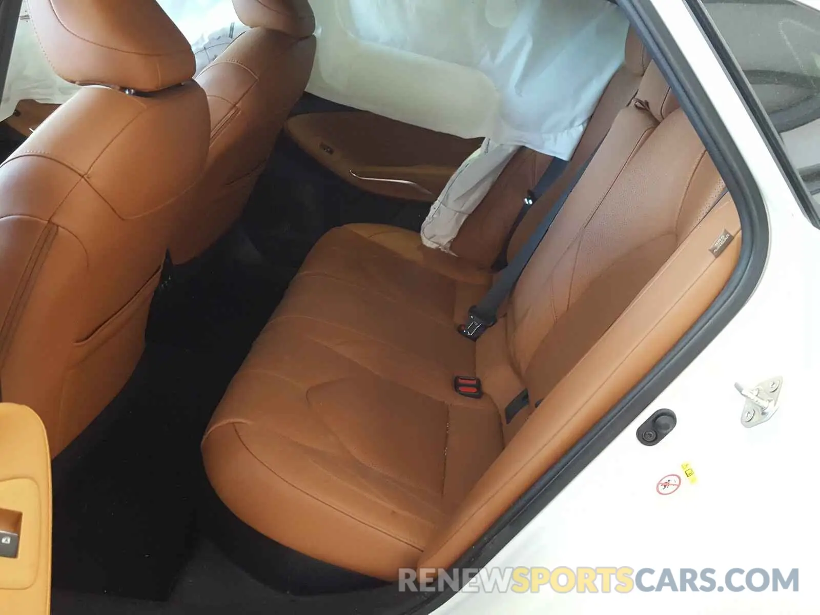 6 Photograph of a damaged car 4T1B21FB2KU007962 TOYOTA AVALON 2019