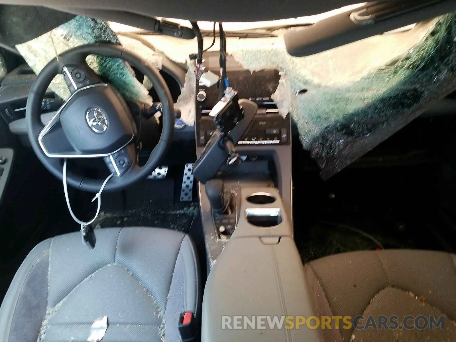 9 Photograph of a damaged car 4T1B21FB2KU009002 TOYOTA AVALON 2019
