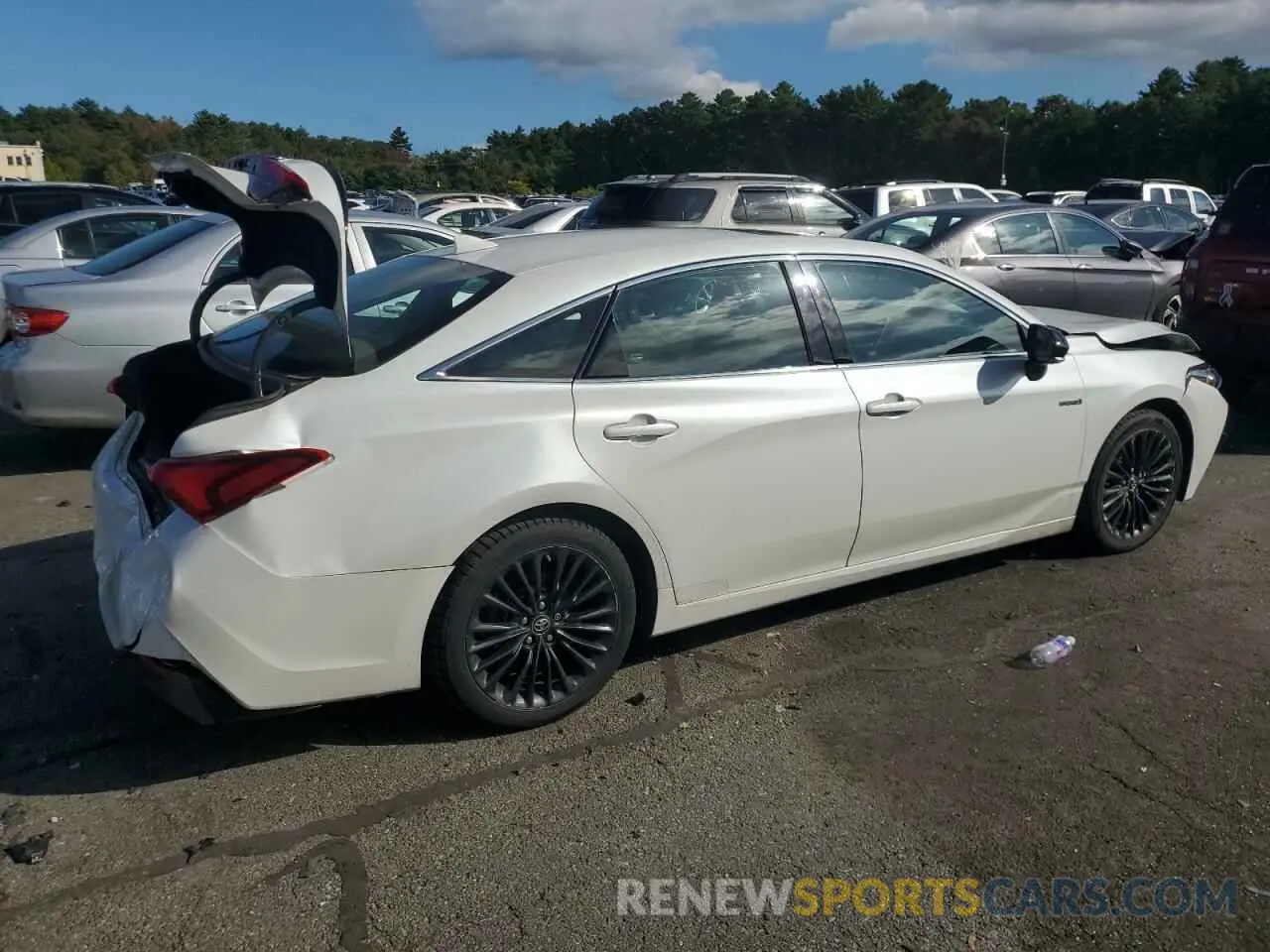 3 Photograph of a damaged car 4T1B21FB4KU001922 TOYOTA AVALON 2019