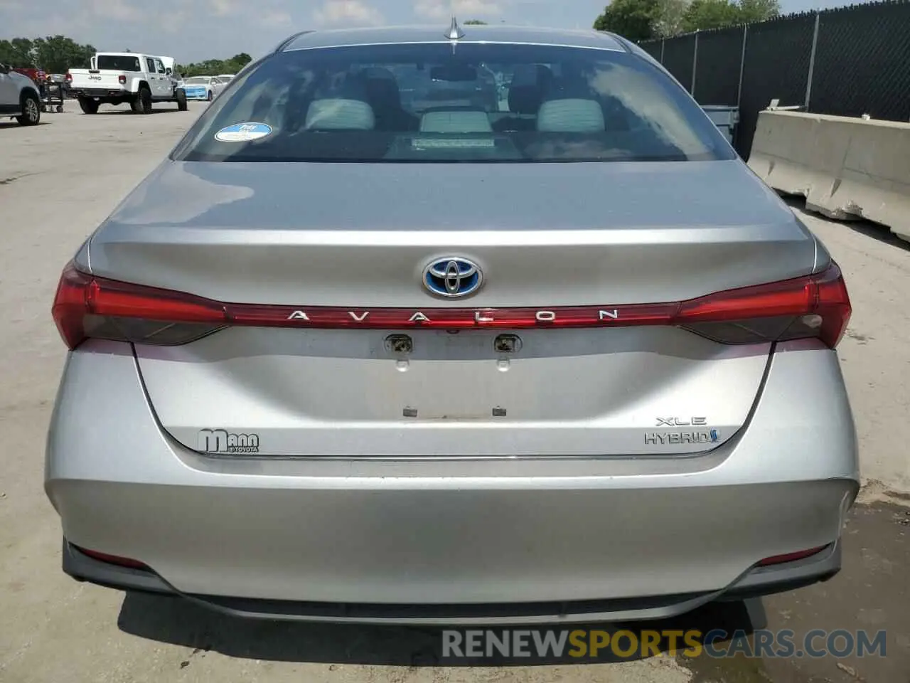 6 Photograph of a damaged car 4T1B21FB6KU004885 TOYOTA AVALON 2019