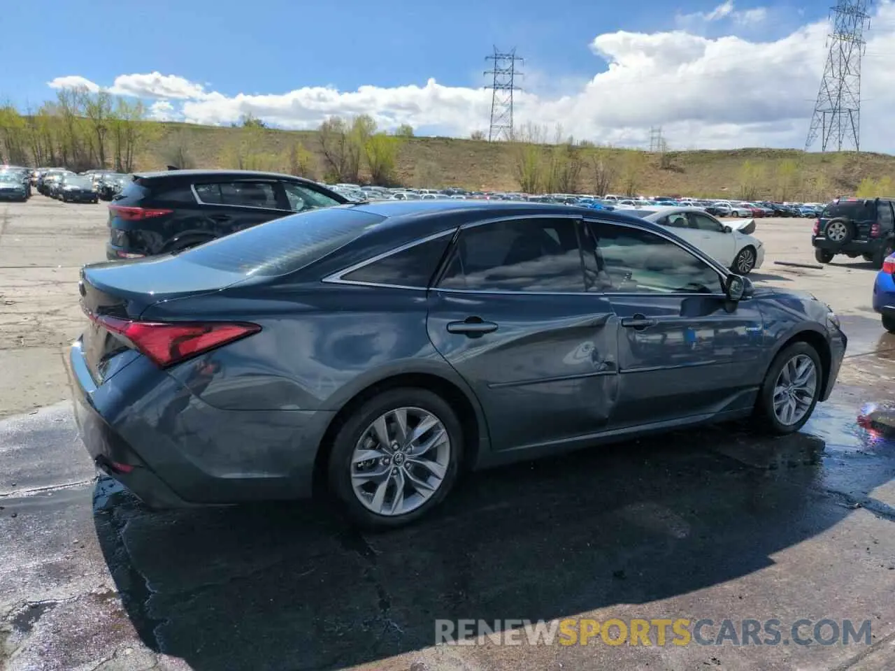 3 Photograph of a damaged car 4T1B21FB6KU006295 TOYOTA AVALON 2019