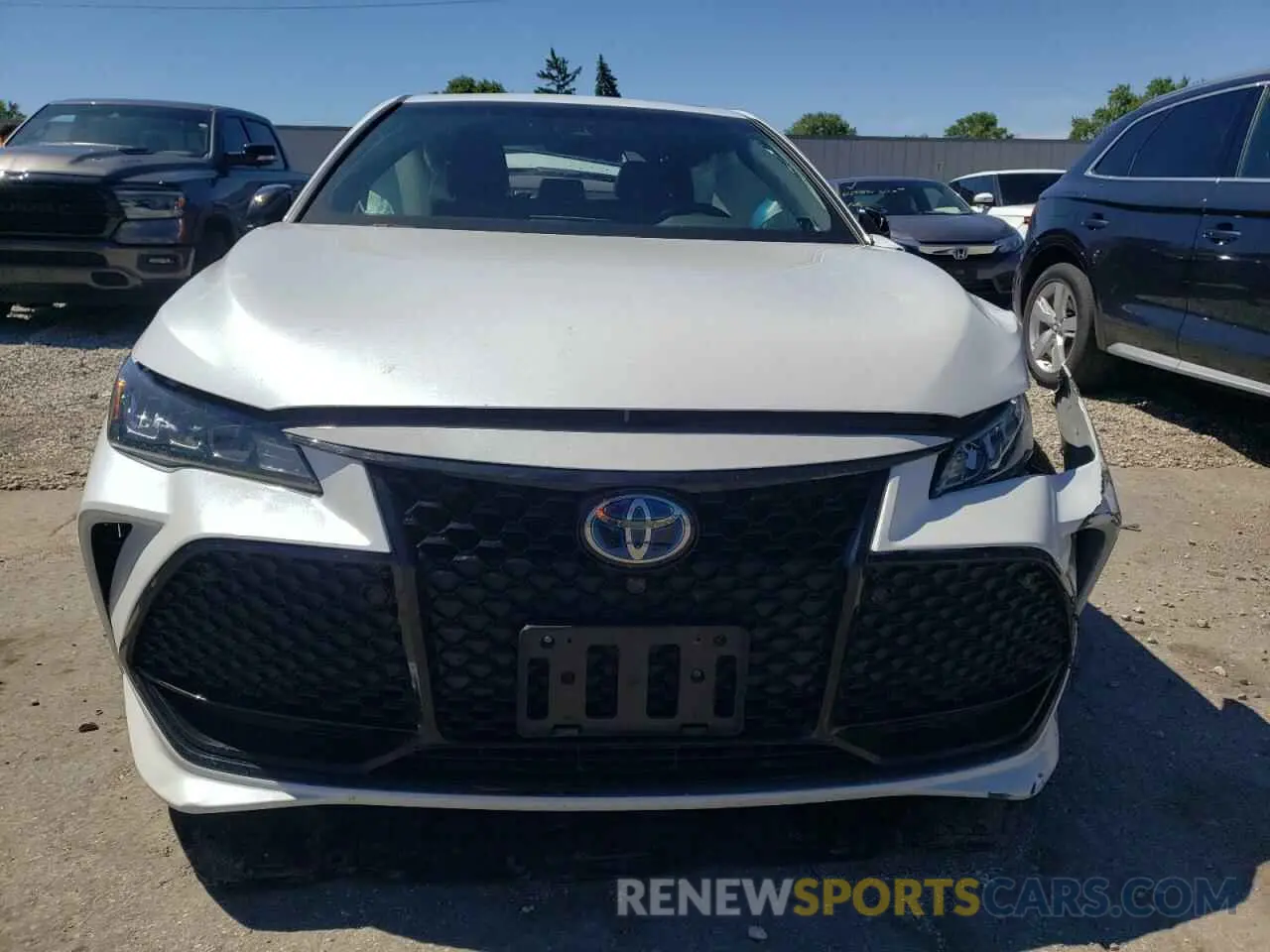 5 Photograph of a damaged car 4T1B21FB6KU010122 TOYOTA AVALON 2019