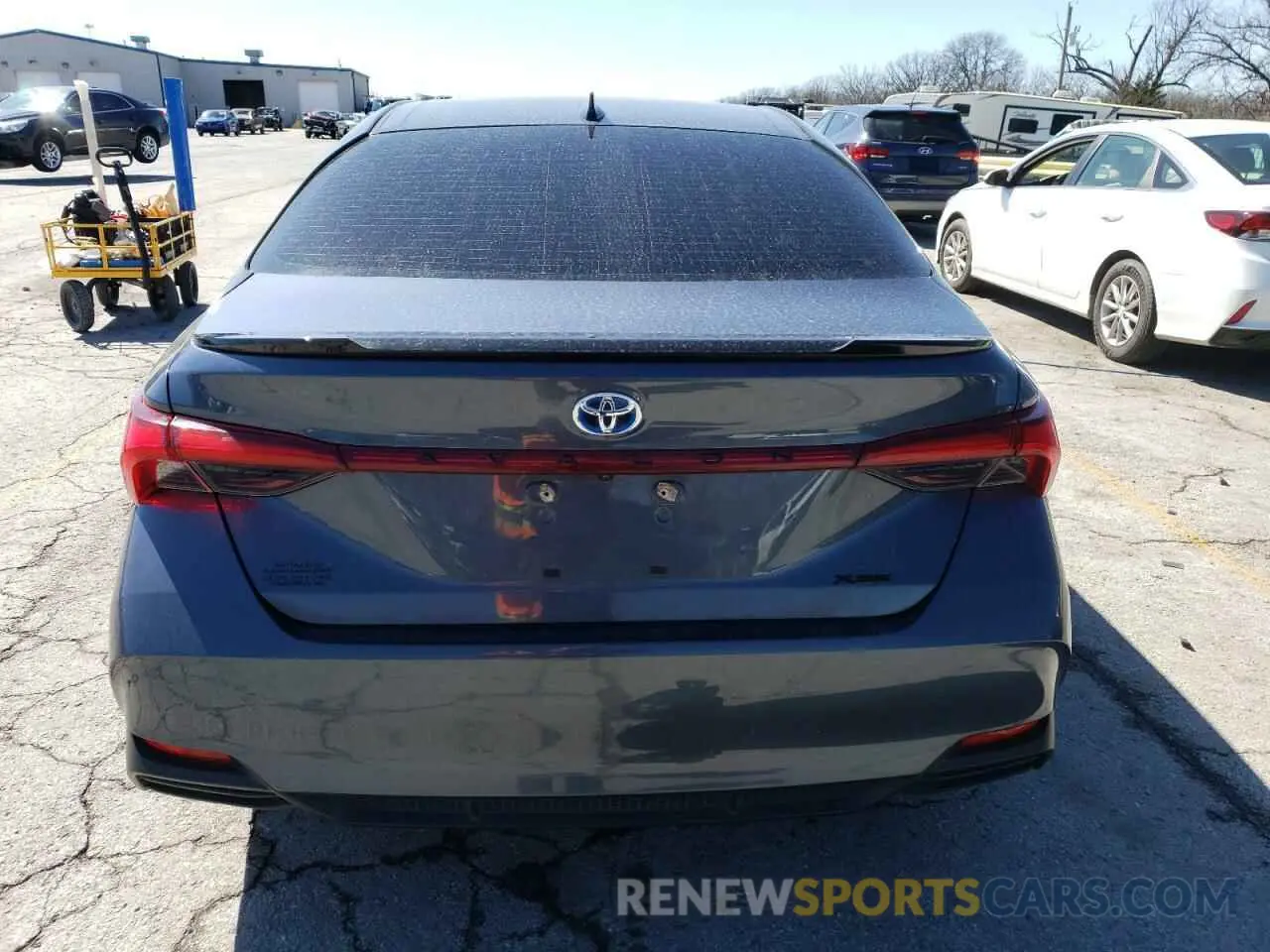 6 Photograph of a damaged car 4T1B21FB8KU003673 TOYOTA AVALON 2019