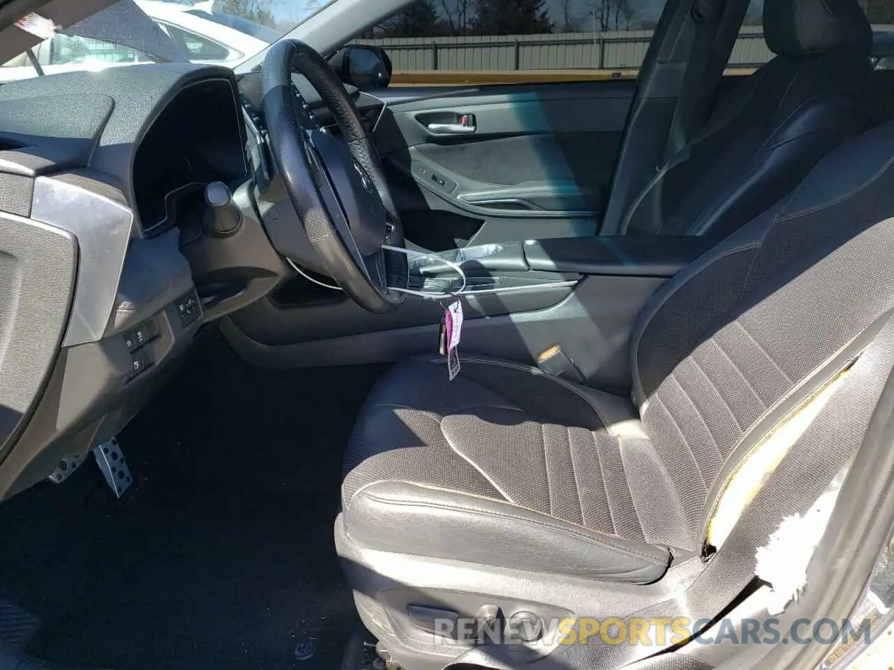 7 Photograph of a damaged car 4T1B21FB8KU003673 TOYOTA AVALON 2019