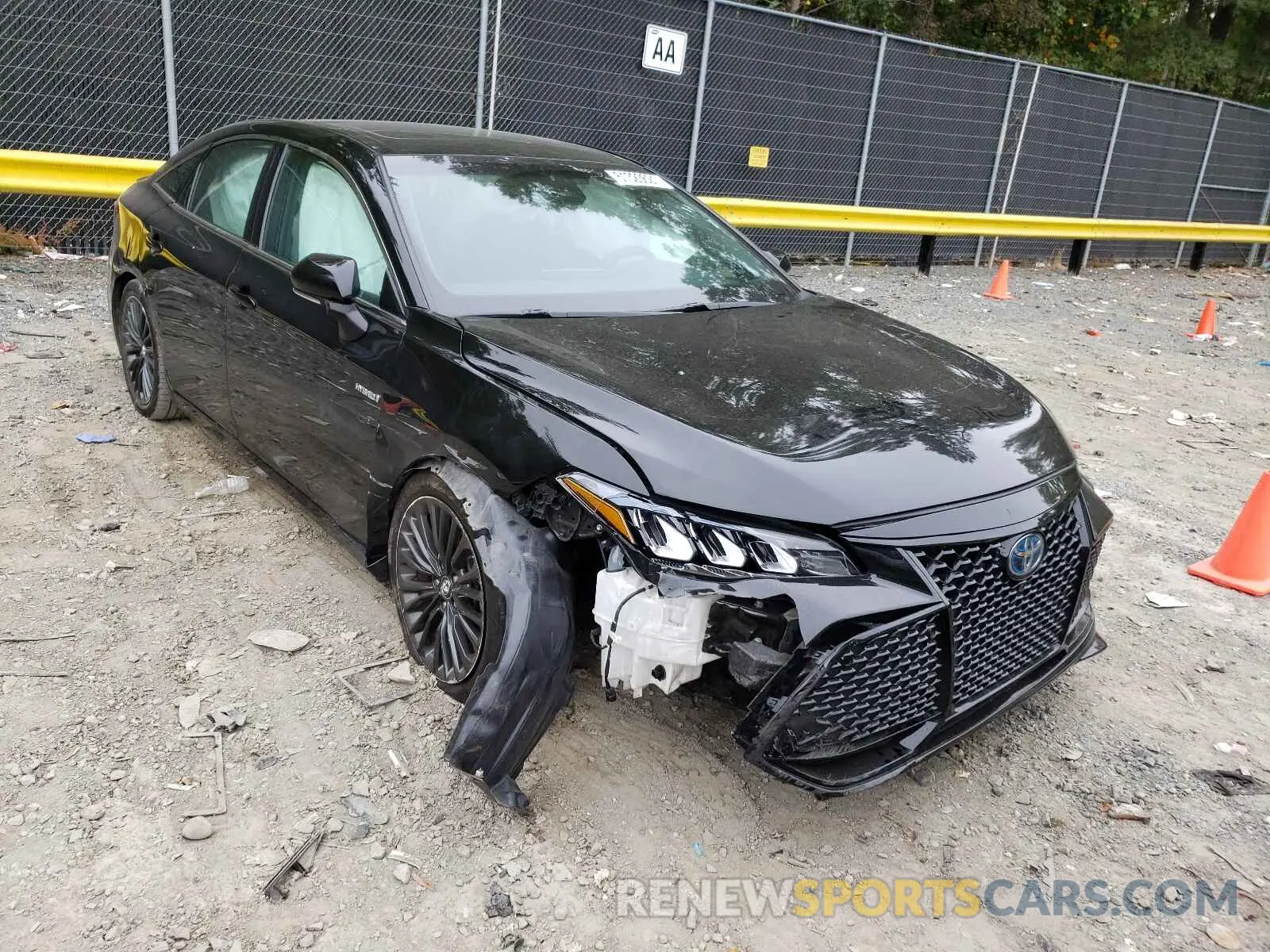 1 Photograph of a damaged car 4T1B21FB8KU006069 TOYOTA AVALON 2019