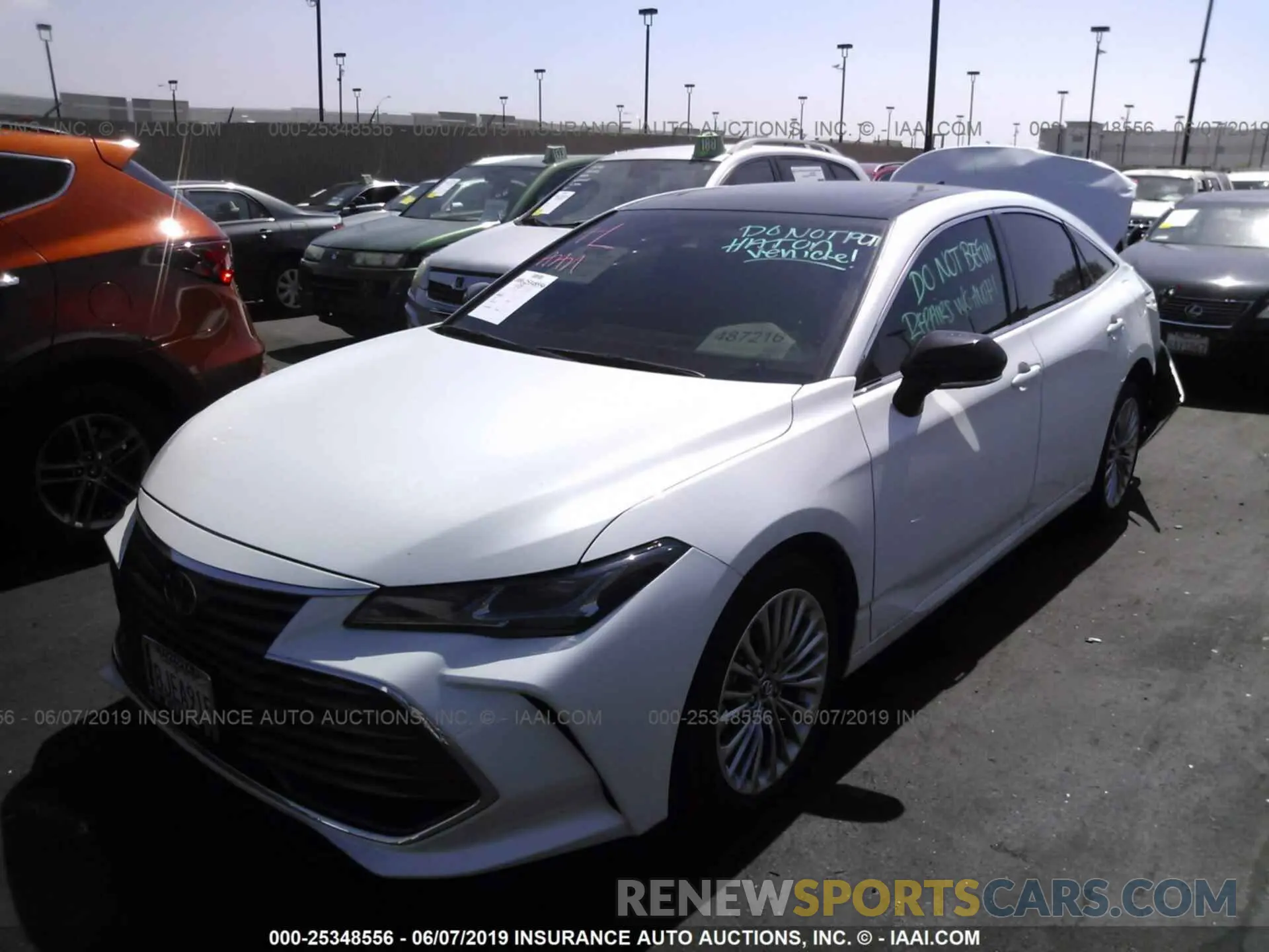 2 Photograph of a damaged car 4T1B21FB8KU007495 TOYOTA AVALON 2019