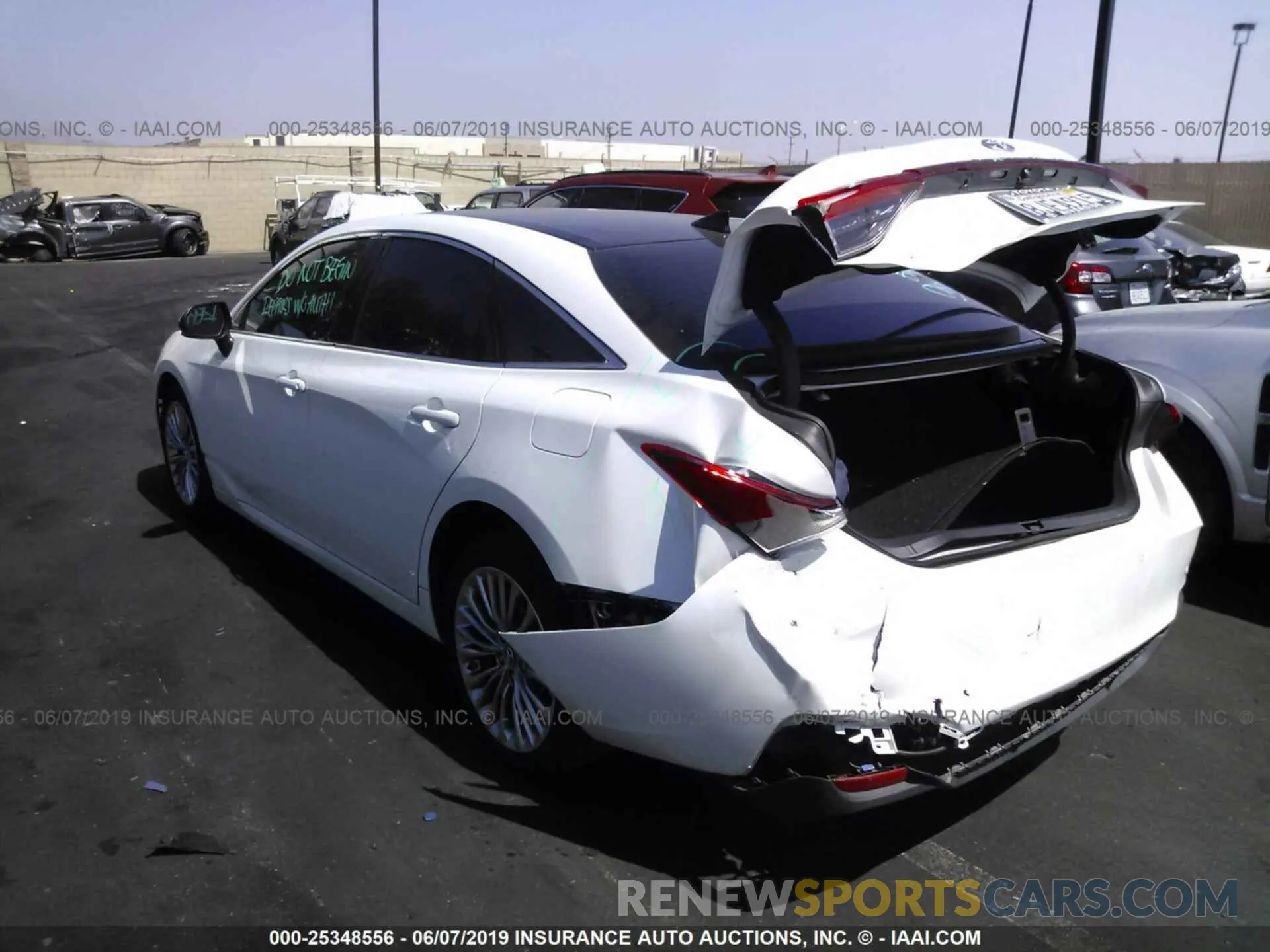3 Photograph of a damaged car 4T1B21FB8KU007495 TOYOTA AVALON 2019