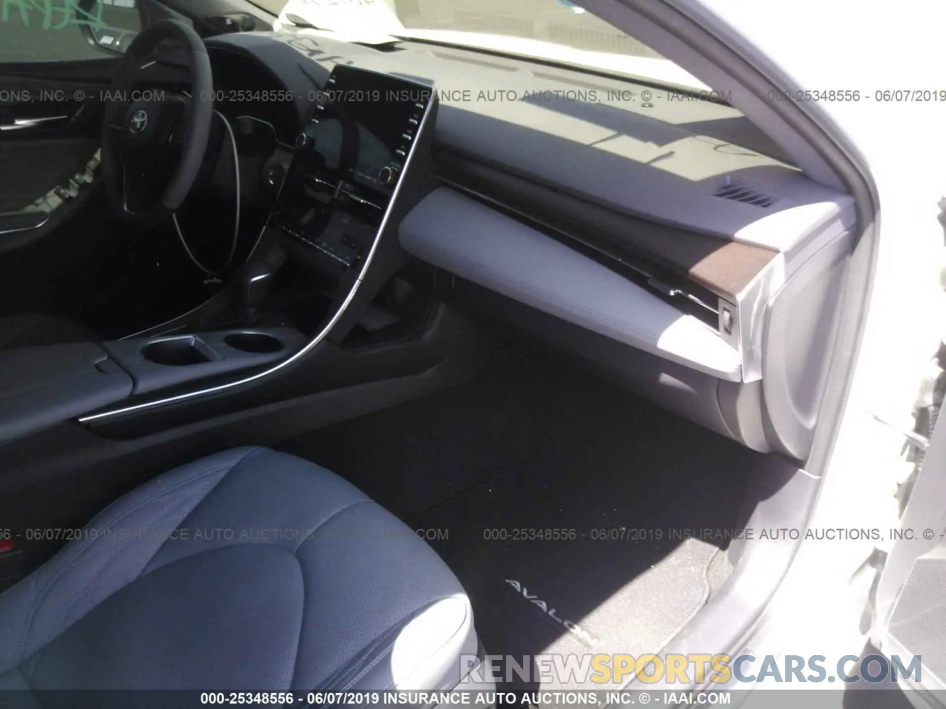5 Photograph of a damaged car 4T1B21FB8KU007495 TOYOTA AVALON 2019