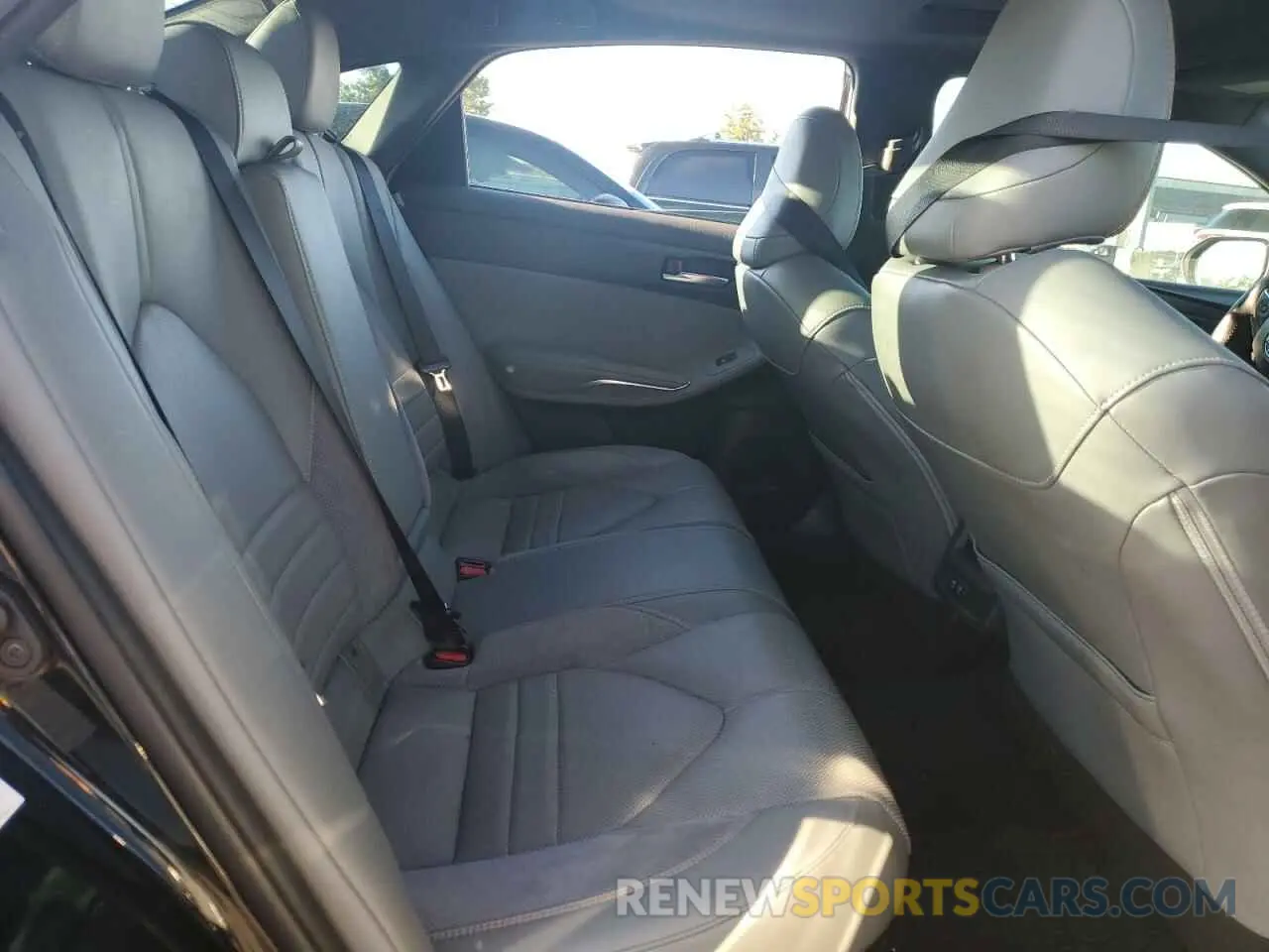 10 Photograph of a damaged car 4T1B21FB9KU003620 TOYOTA AVALON 2019