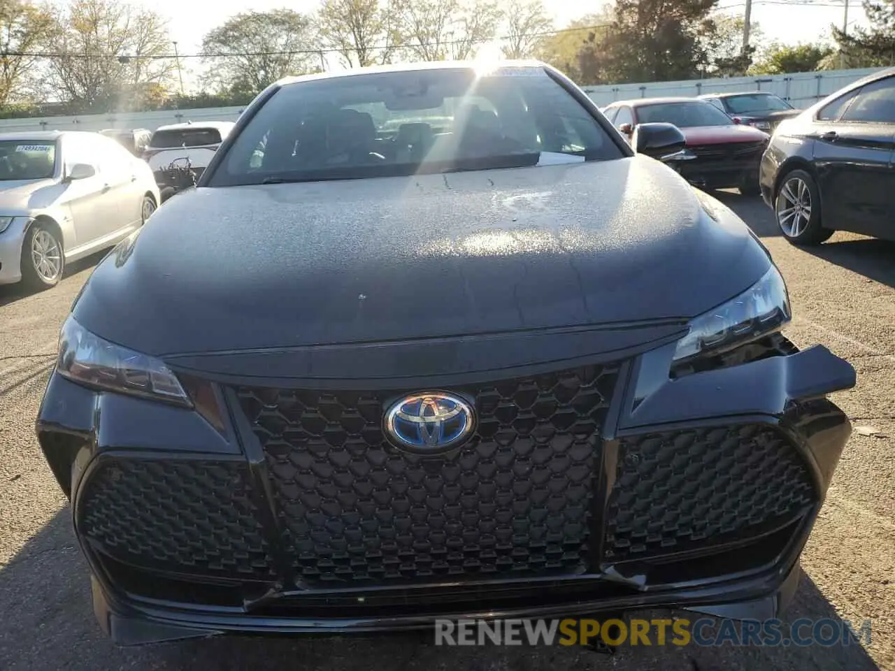 5 Photograph of a damaged car 4T1B21FB9KU003620 TOYOTA AVALON 2019