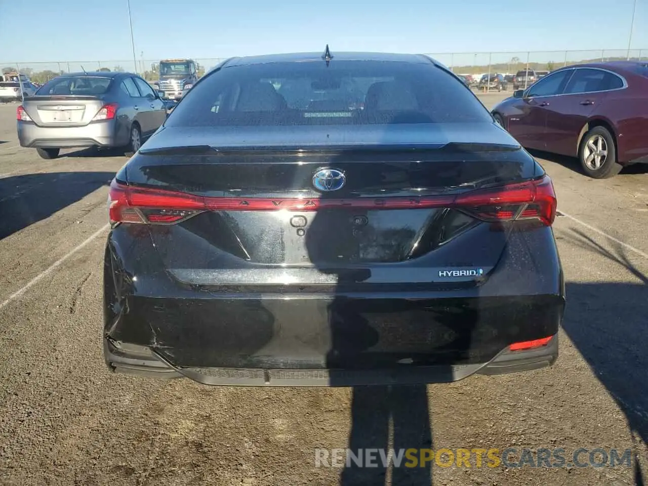 6 Photograph of a damaged car 4T1B21FB9KU003620 TOYOTA AVALON 2019