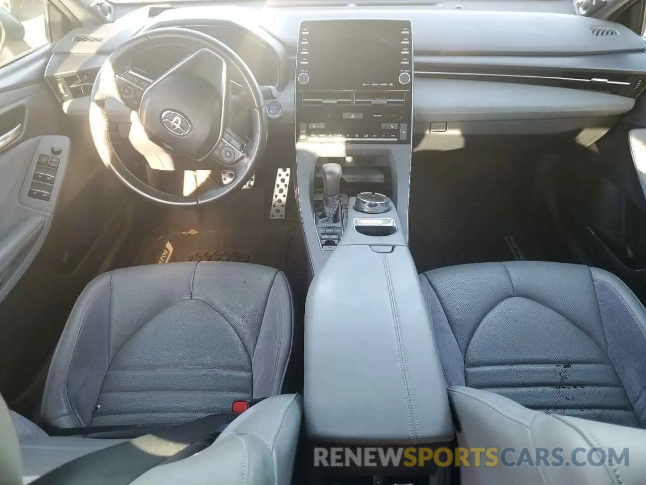 8 Photograph of a damaged car 4T1B21FB9KU003620 TOYOTA AVALON 2019