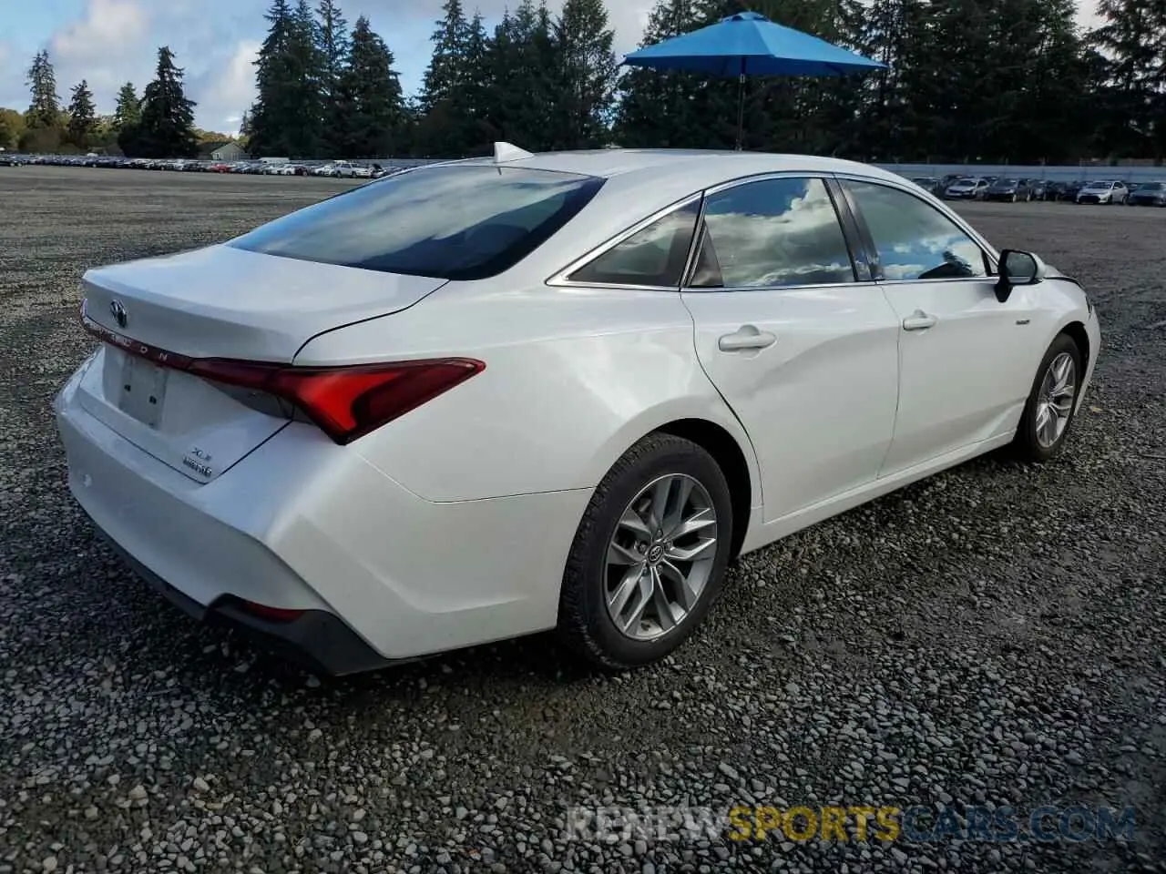 3 Photograph of a damaged car 4T1B21FBXKU001097 TOYOTA AVALON 2019