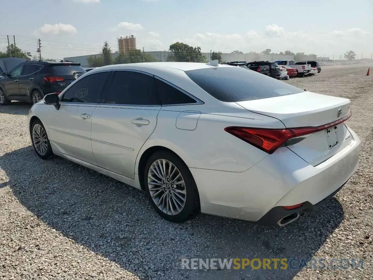 2 Фотография поврежденного автомобиля 4T1BZ1FB0KU011584 TOYOTA AVALON 2019