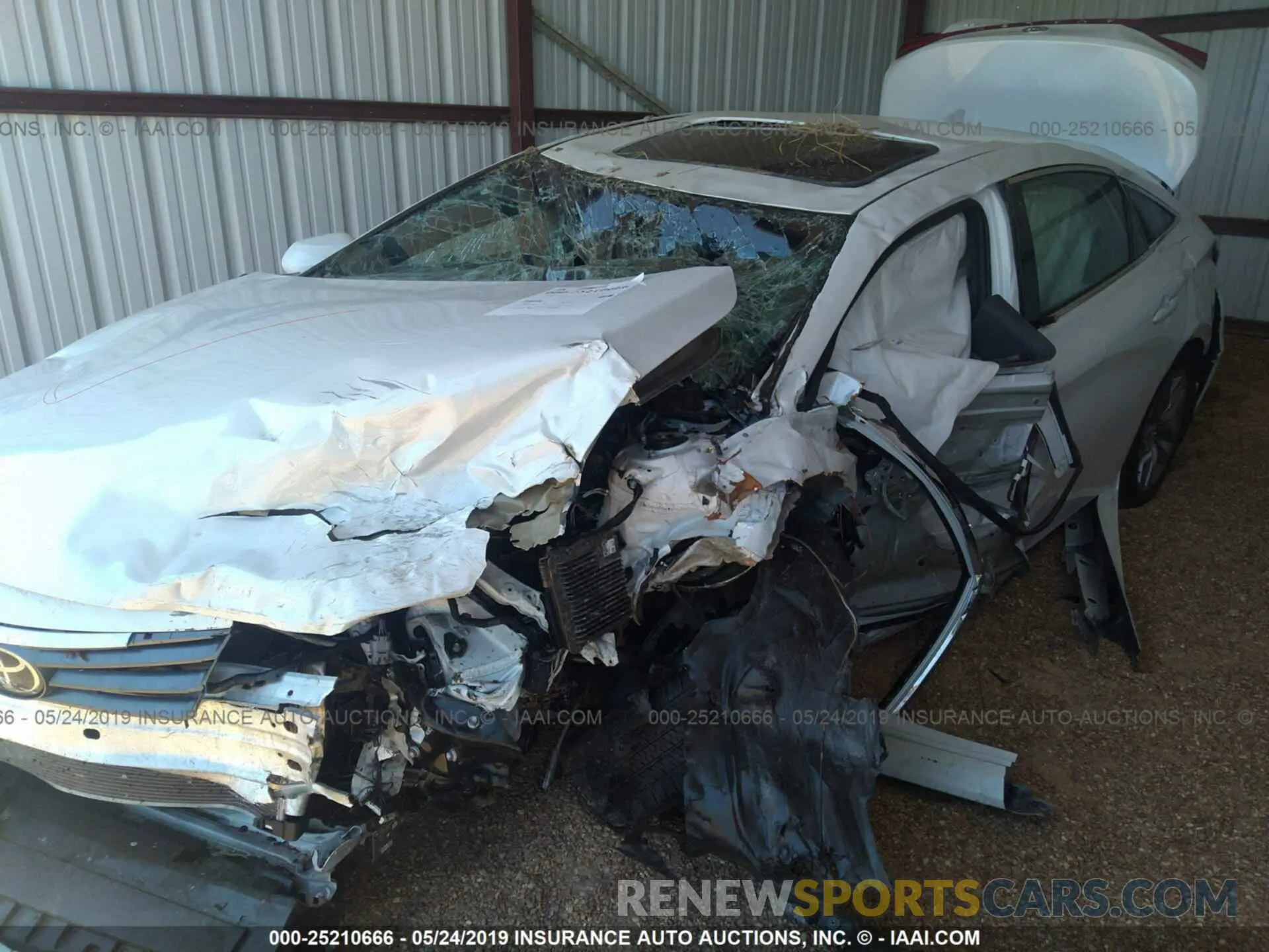 2 Photograph of a damaged car 4T1BZ1FB0KU021404 TOYOTA AVALON 2019