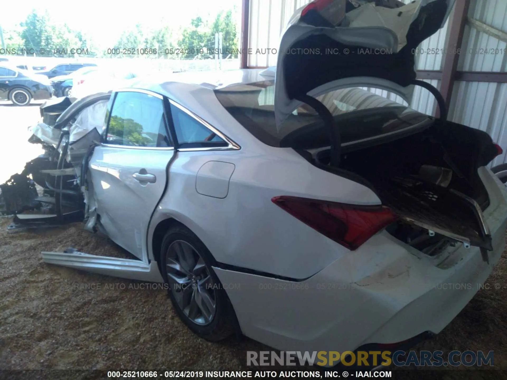 3 Photograph of a damaged car 4T1BZ1FB0KU021404 TOYOTA AVALON 2019