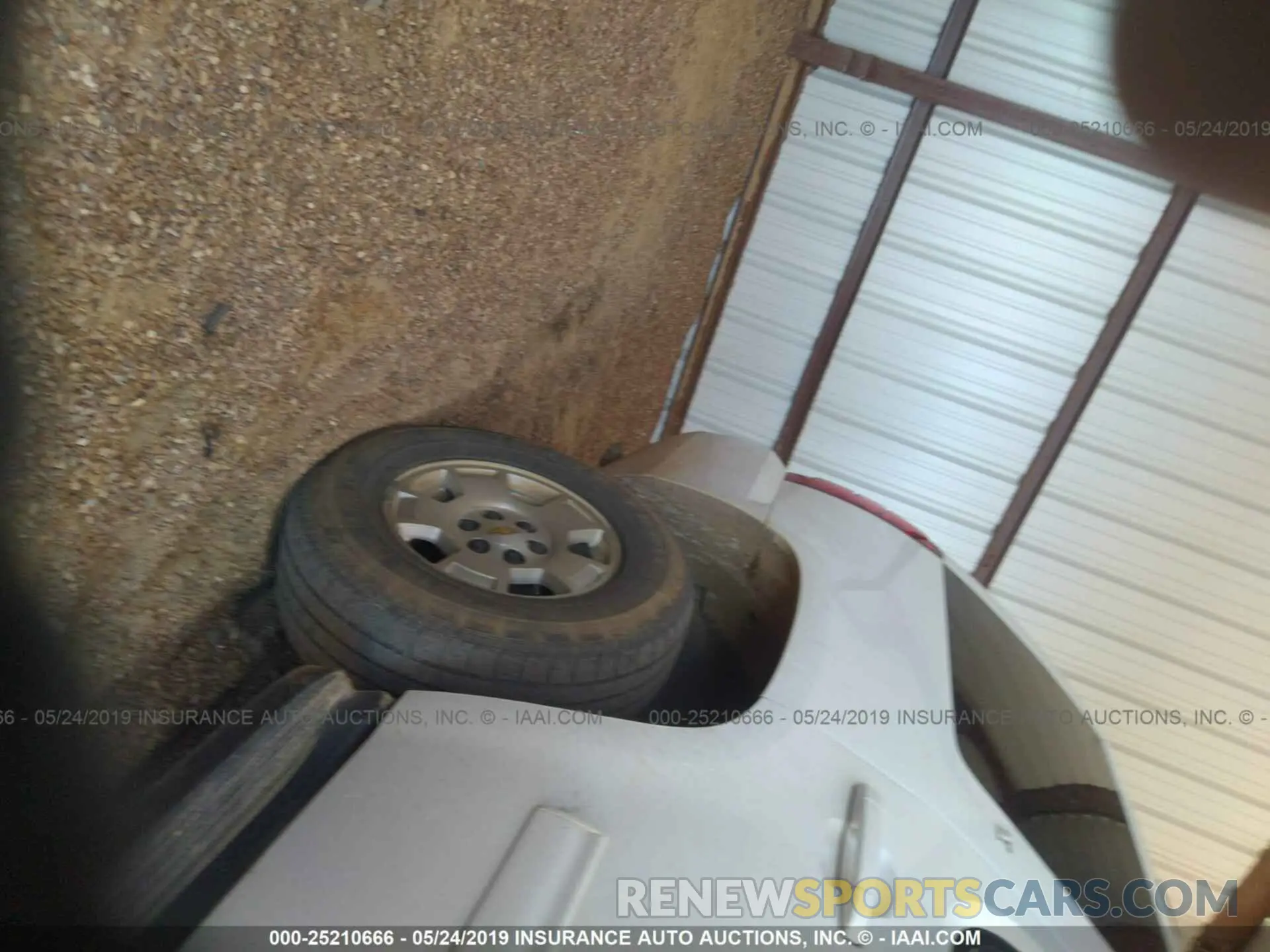9 Photograph of a damaged car 4T1BZ1FB0KU021404 TOYOTA AVALON 2019