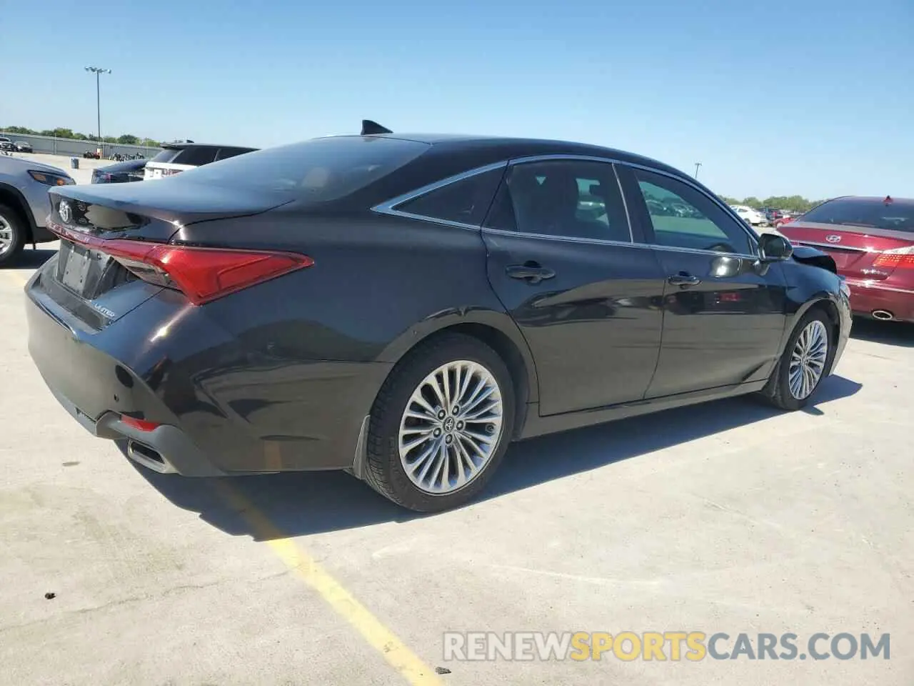 3 Photograph of a damaged car 4T1BZ1FB0KU025176 TOYOTA AVALON 2019