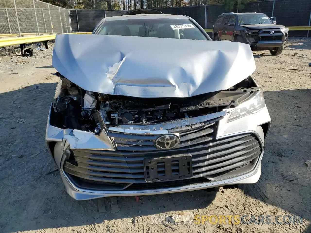 5 Photograph of a damaged car 4T1BZ1FB1KU010041 TOYOTA AVALON 2019