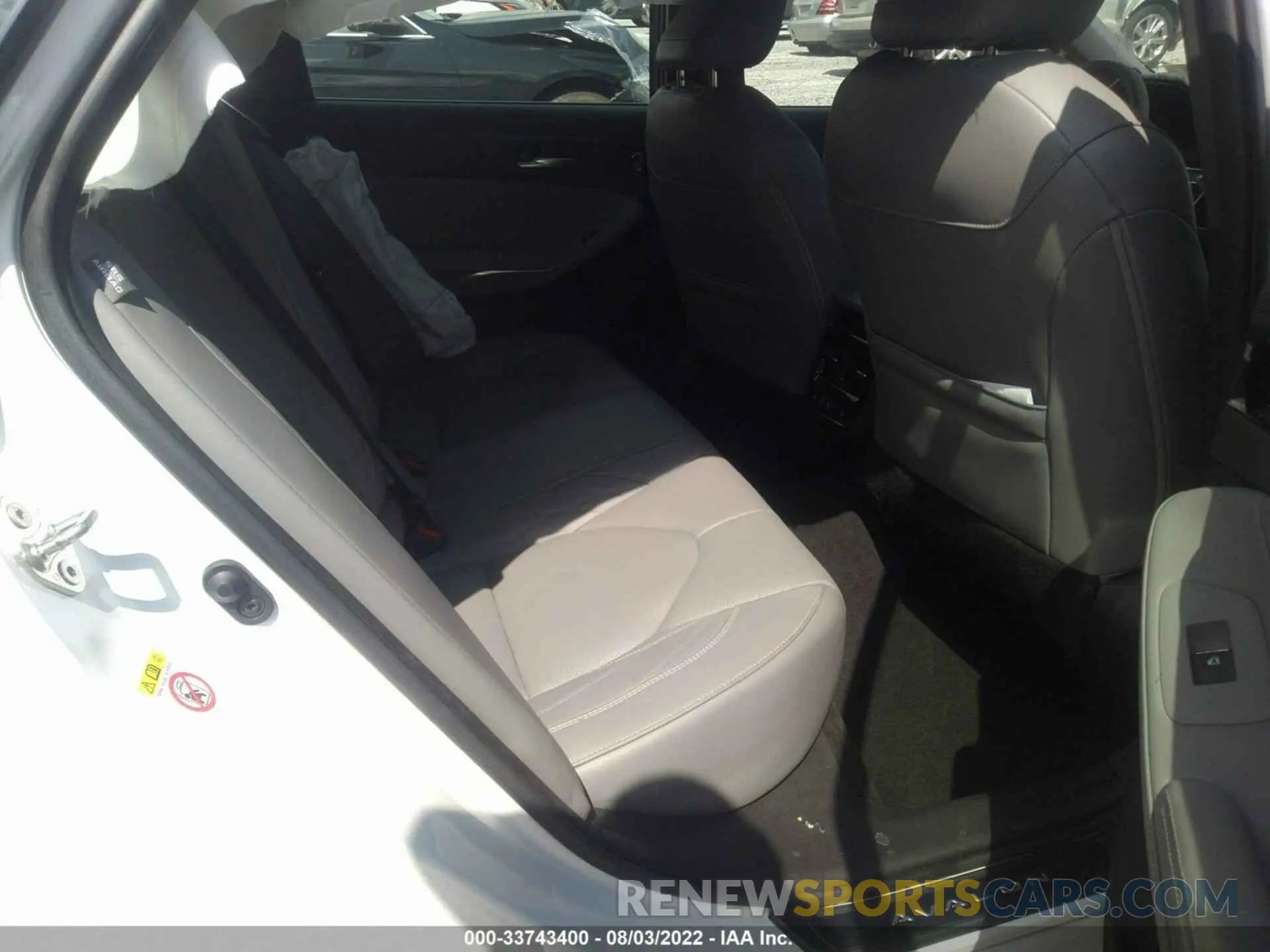 8 Photograph of a damaged car 4T1BZ1FB1KU021346 TOYOTA AVALON 2019