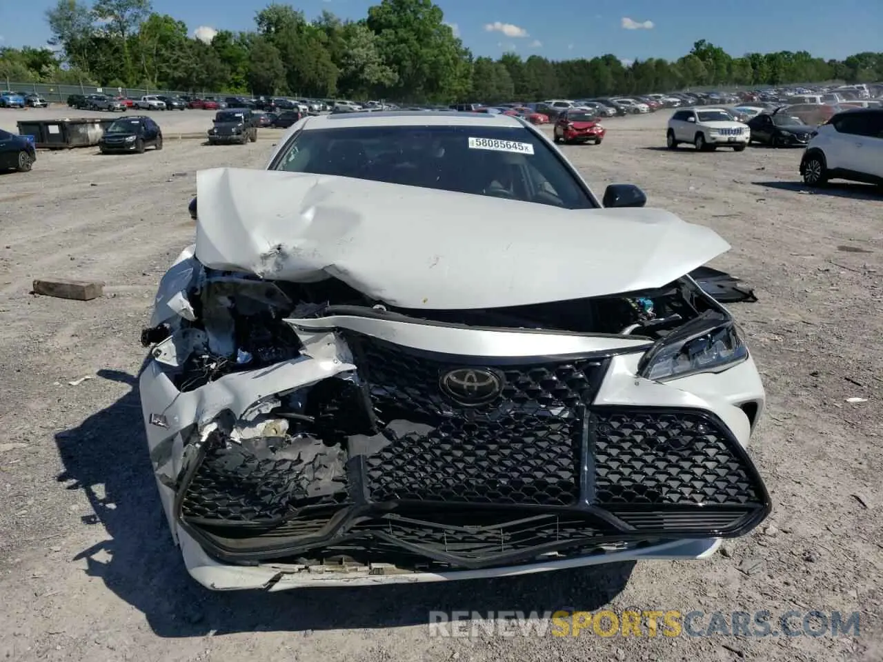 5 Photograph of a damaged car 4T1BZ1FB1KU028085 TOYOTA AVALON 2019