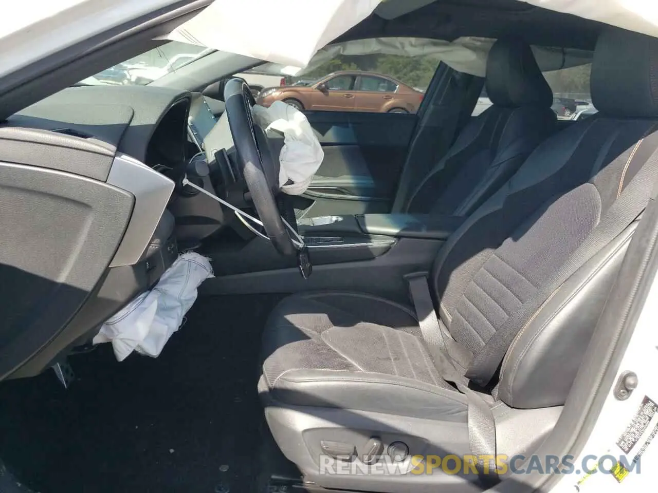 7 Photograph of a damaged car 4T1BZ1FB1KU028085 TOYOTA AVALON 2019