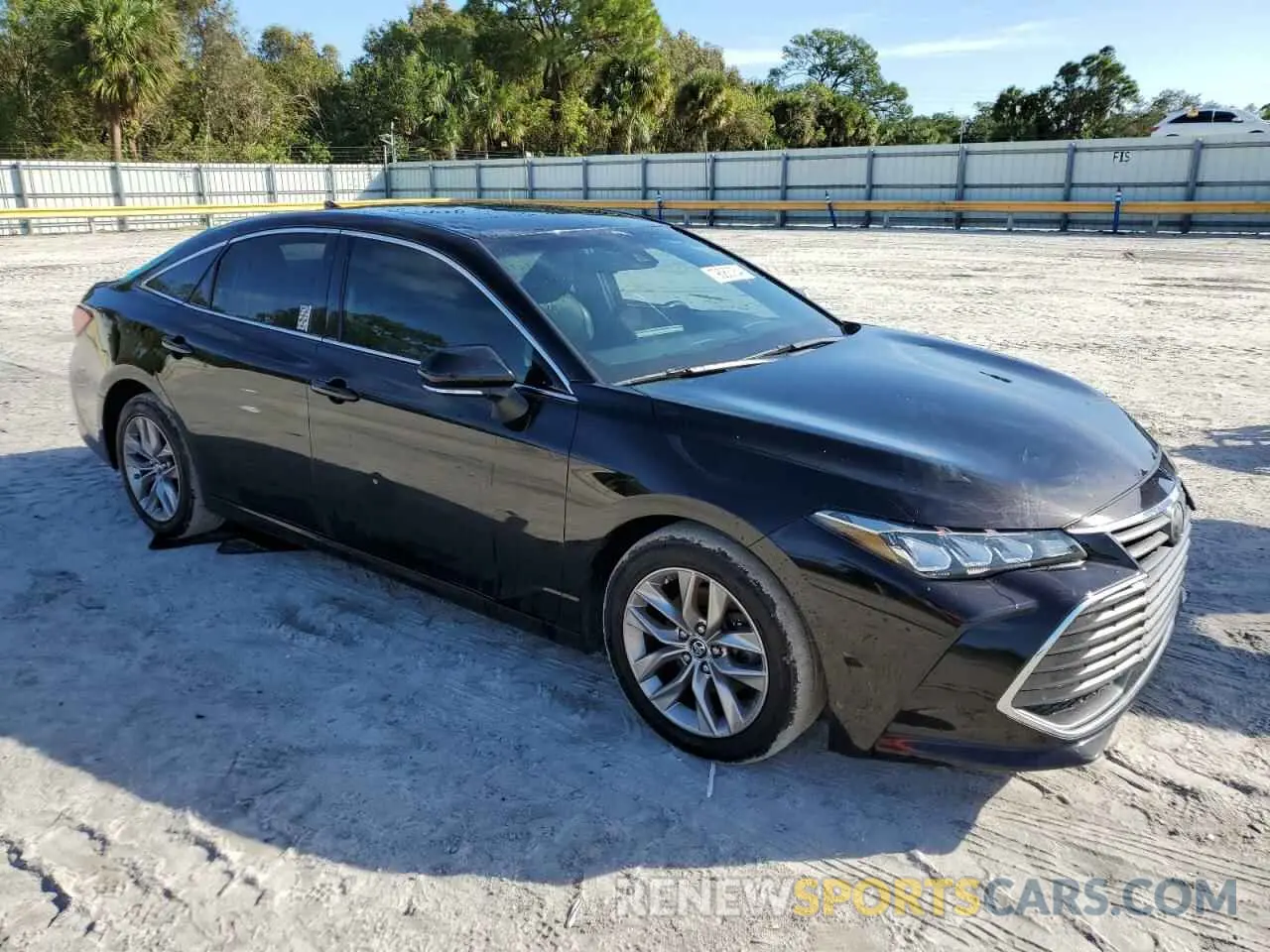 4 Photograph of a damaged car 4T1BZ1FB1KU028149 TOYOTA AVALON 2019
