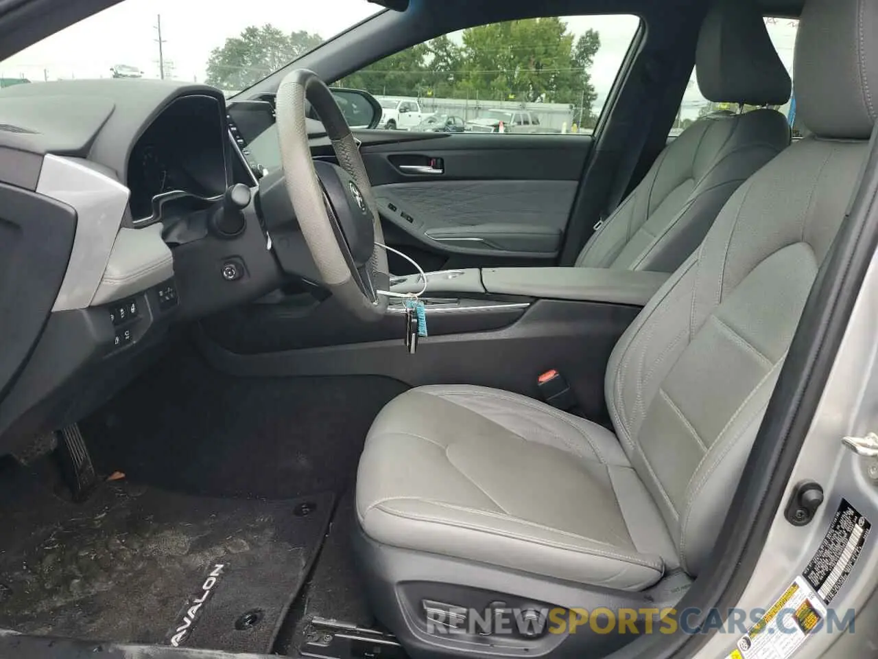 7 Photograph of a damaged car 4T1BZ1FB1KU030225 TOYOTA AVALON 2019