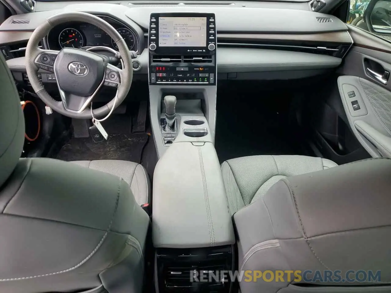 8 Photograph of a damaged car 4T1BZ1FB1KU030225 TOYOTA AVALON 2019