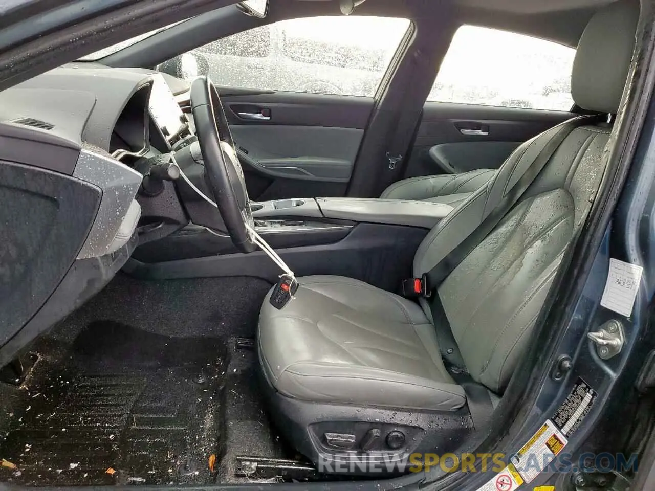 7 Photograph of a damaged car 4T1BZ1FB1KU032637 TOYOTA AVALON 2019