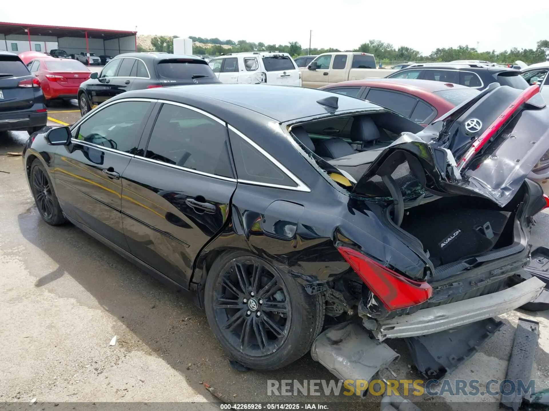 3 Photograph of a damaged car 4T1BZ1FB2KU012283 TOYOTA AVALON 2019