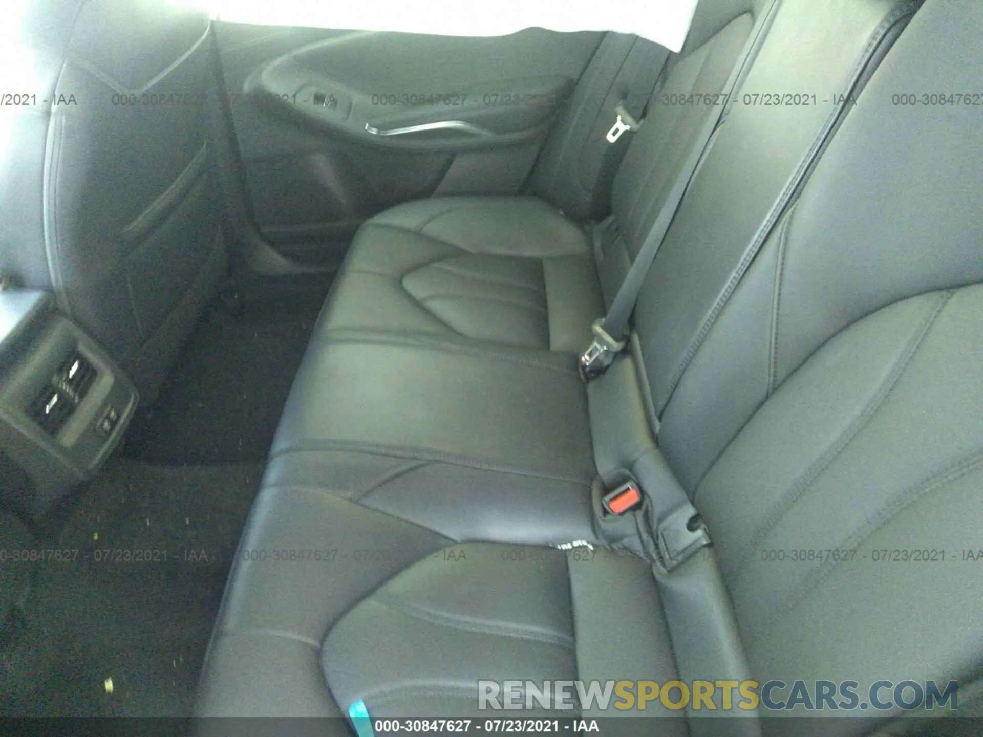 8 Photograph of a damaged car 4T1BZ1FB2KU018567 TOYOTA AVALON 2019