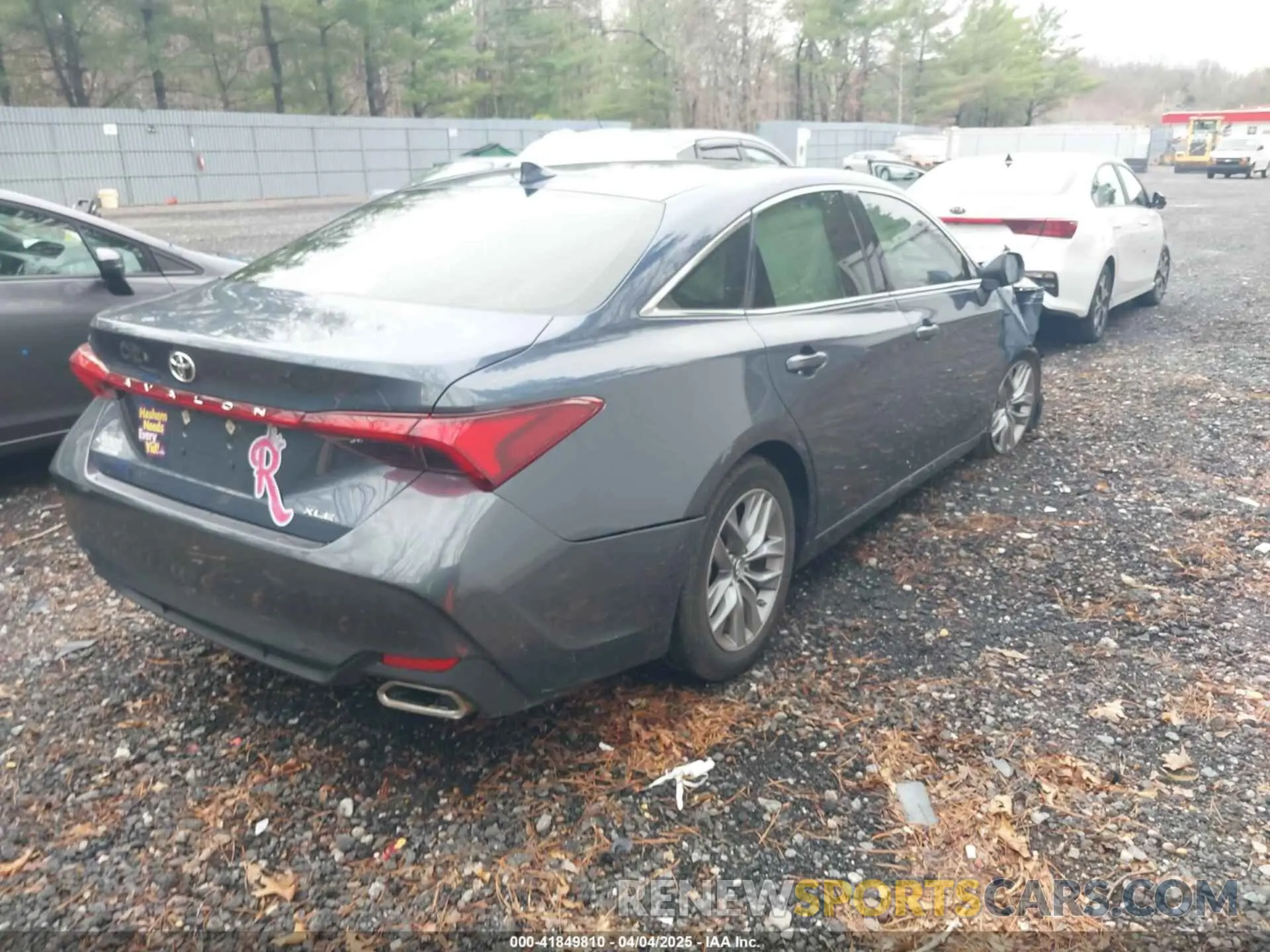 4 Фотография поврежденного автомобиля 4T1BZ1FB2KU030640 TOYOTA AVALON 2019