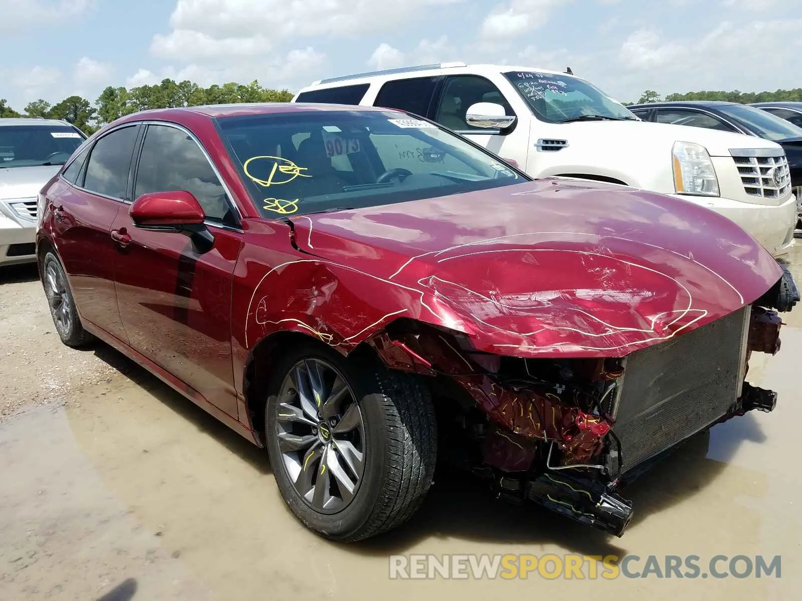 1 Photograph of a damaged car 4T1BZ1FB2KU037362 TOYOTA AVALON 2019