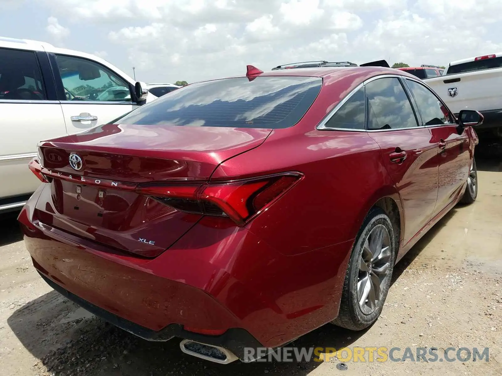 4 Photograph of a damaged car 4T1BZ1FB2KU037362 TOYOTA AVALON 2019