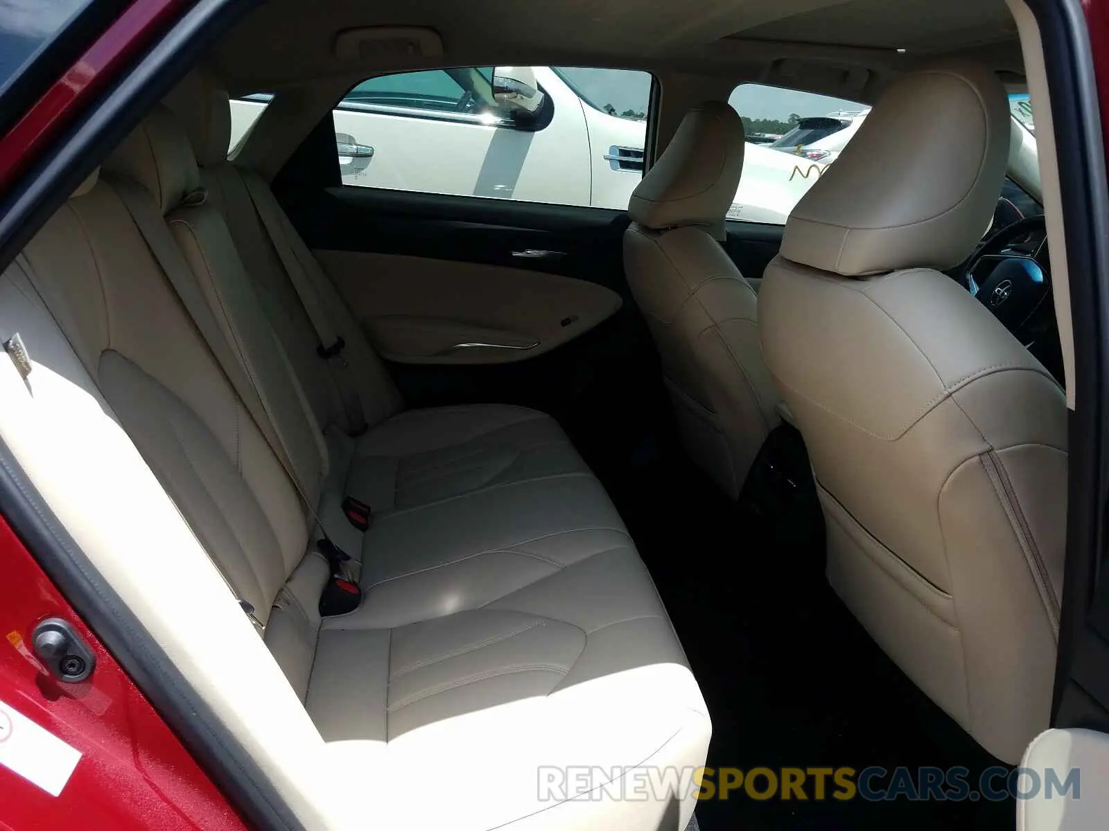 6 Photograph of a damaged car 4T1BZ1FB2KU037362 TOYOTA AVALON 2019
